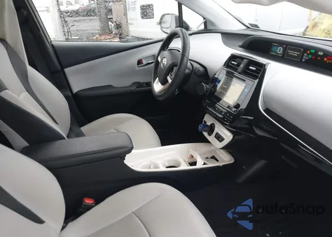 2016 Toyota Prius Three Touring z USA, uszkodzony, nr VIN JTDKARFU8G3508911